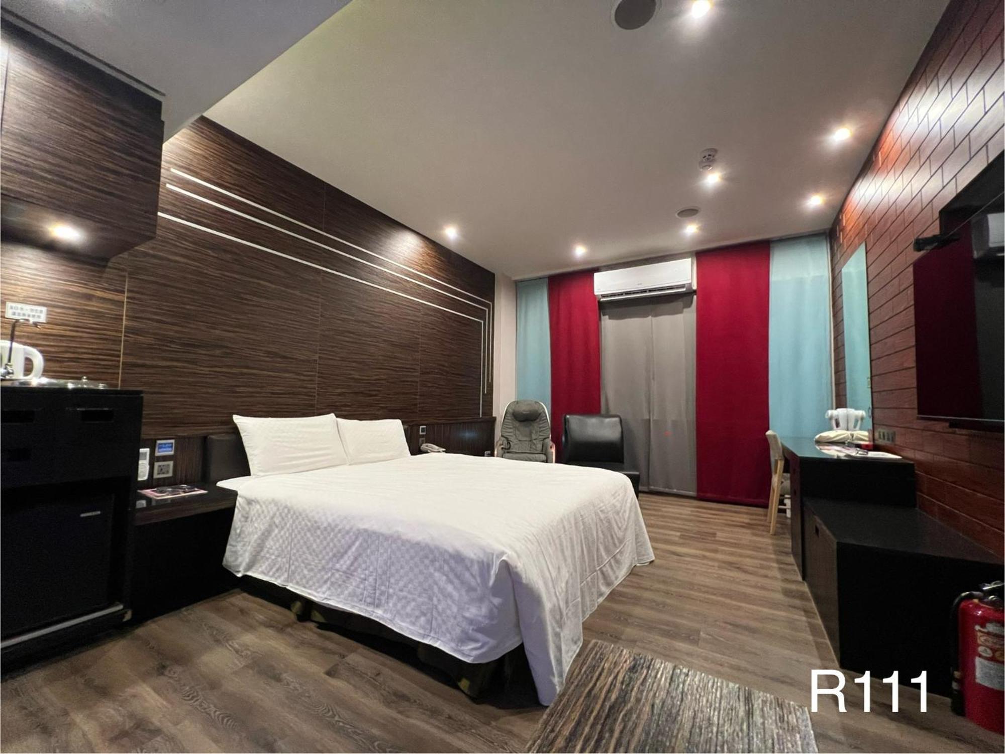 Catwalk Motel -Tainan Luaran gambar