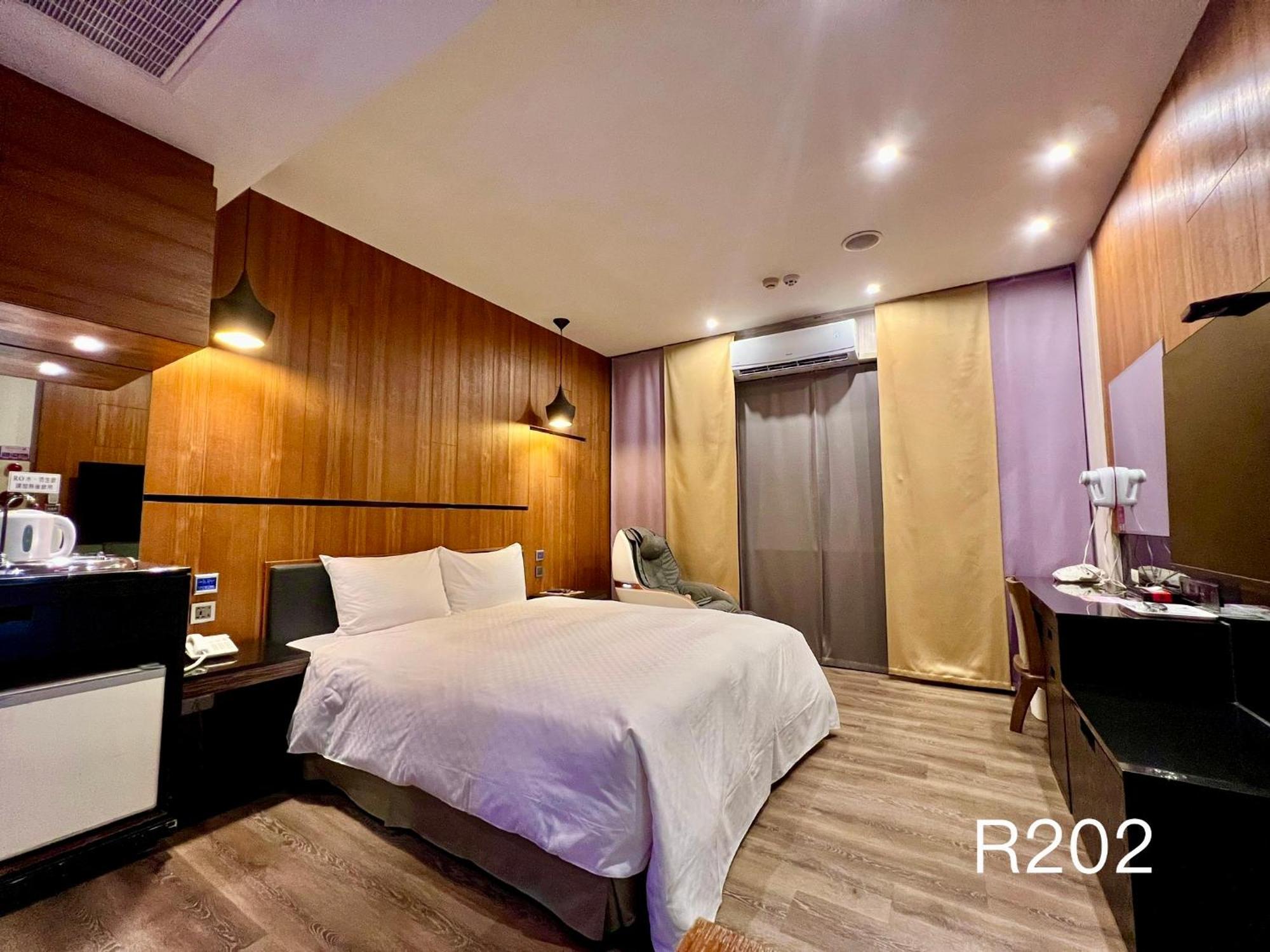 Catwalk Motel -Tainan Luaran gambar