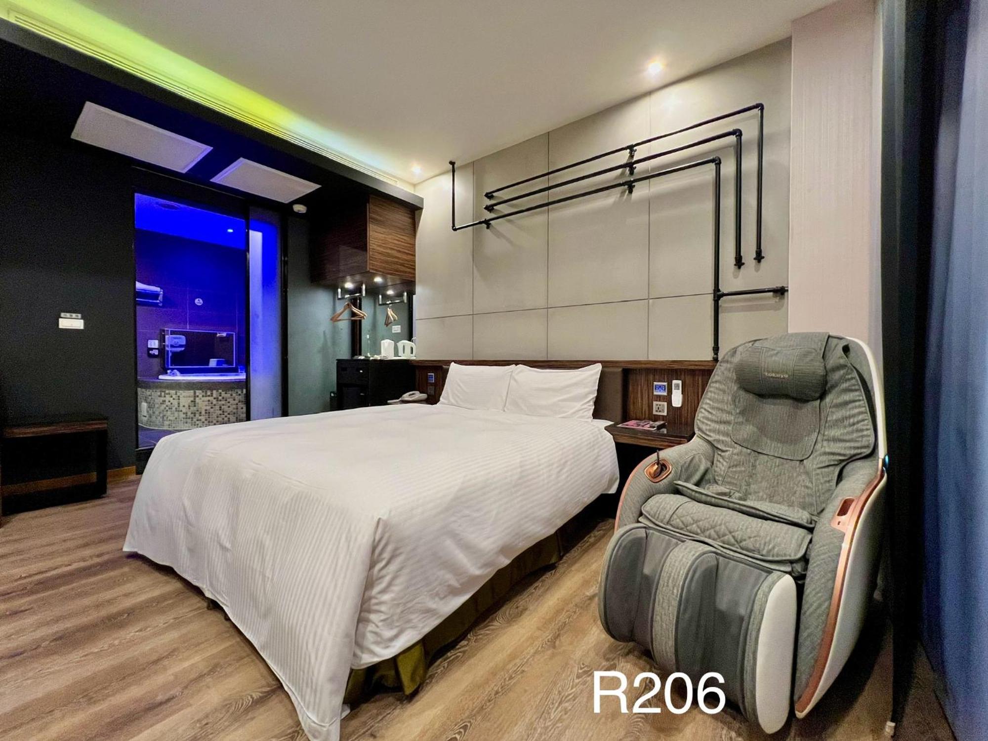 Catwalk Motel -Tainan Luaran gambar